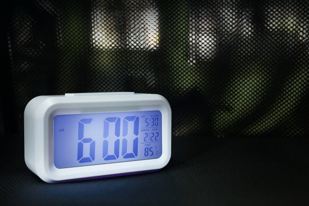 数字闹钟6:00近距离图像。图片下载