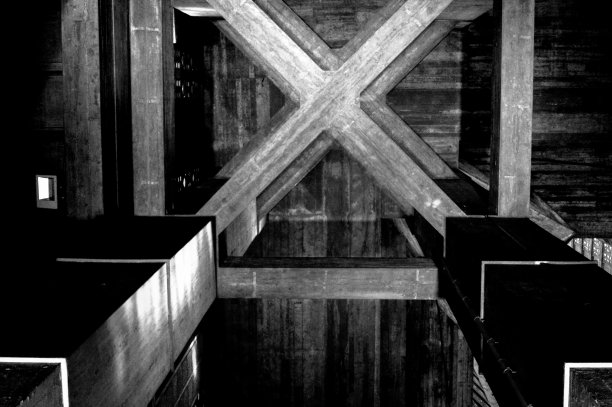 法国勒阿弗尔——位于法国诺曼底勒阿弗尔的圣约瑟夫教堂图片下载