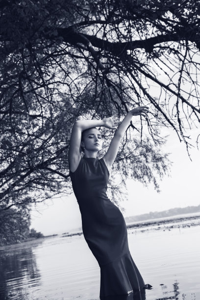 有吸引力的女孩图片下载