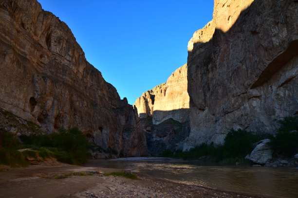 博基利亚斯峡谷的格兰德河图片下载
