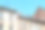 乌克兰利沃夫的民居建筑外观在乌克兰历史悠久的老城建筑中，白天用天线电缆电线电线电线，天空湛蓝图片下载