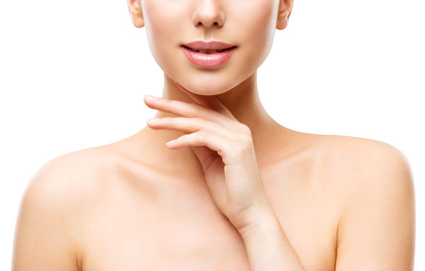 美丽自然的皮肤护理，女人用手摸脸，年轻的女孩在白色图片下载