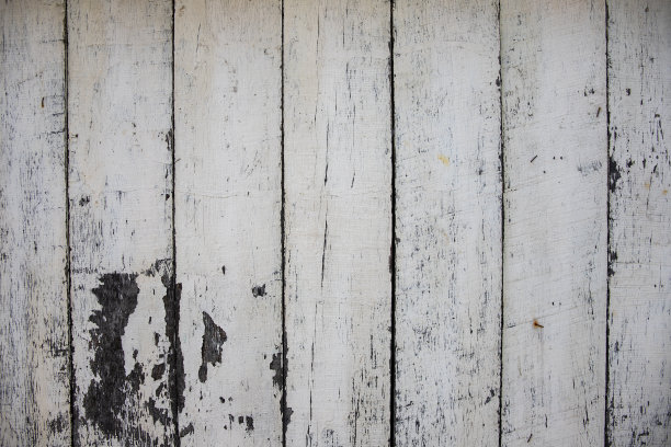 白色油漆木板照片纹理。天然木材的背景。破旧的粗木板。图片下载