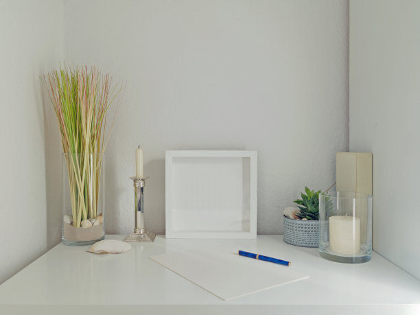 白色书桌内部与框架和背景图片下载