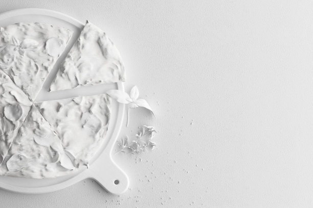 在白色背景上切片披萨的白色图形的单色组成。带有文本拷贝空间的横幅。俯视图上有一组食物。图片下载