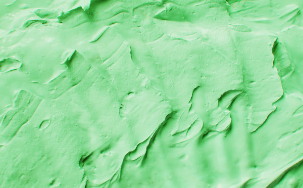 用死海的矿物质制成的泥面膜。图片下载