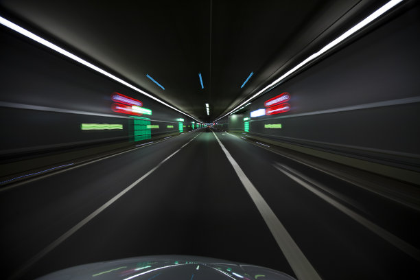 晚上的快车图片下载