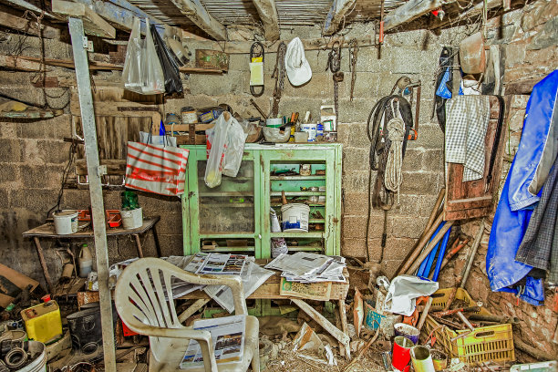 废弃的储藏室。HDR库存图片图片下载