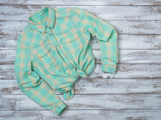 女装(格子衬衫)。时尚套装，春夏系列。购物的概念。平放，俯视图图片下载