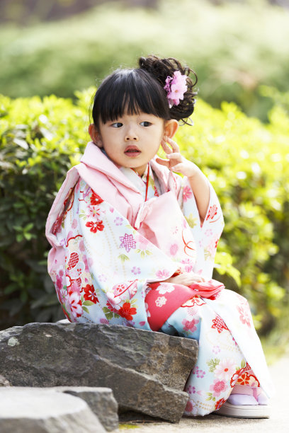 穿着和服的日本女孩图片下载