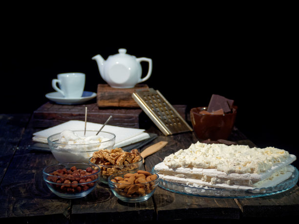 准备自制的蛋白蛋糕图片下载