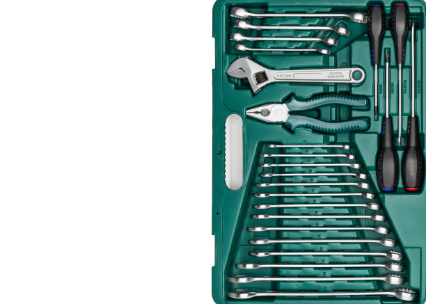 手动工具素材：用于修理汽车或更换汽车零配件的扳手和工具图片下载