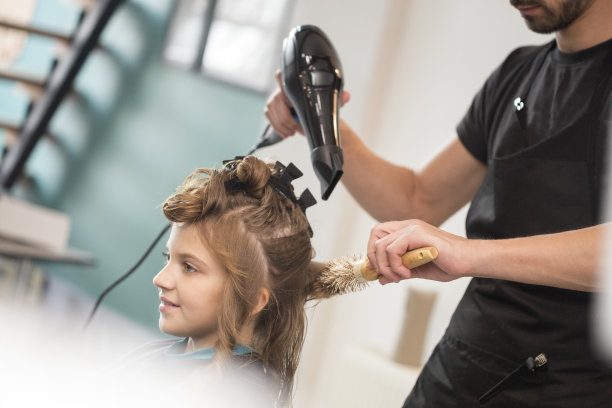 发廊里的女孩图片下载