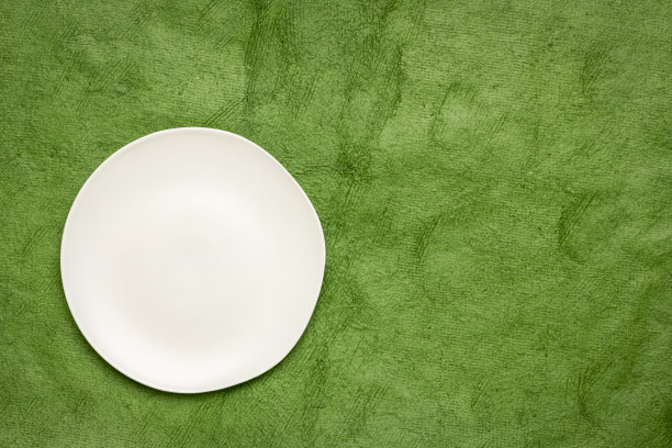 白色盘子上的纹理纸图片下载