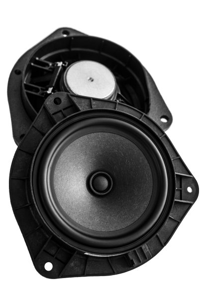 汽车扬声器隔离在白色背景图片下载