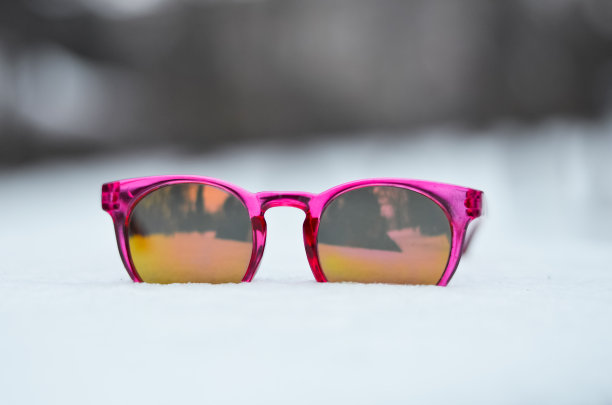 粉色的太阳镜图片下载
