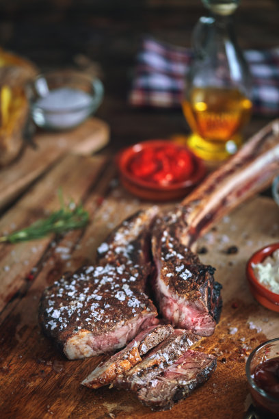 高品质的t骨牛排图片下载