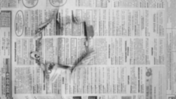有洞的报纸图片下载
