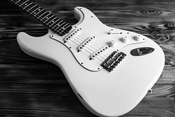 木板上的电吉他。图片下载