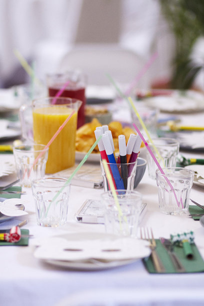 儿童派对餐桌装饰图片下载