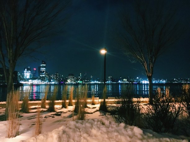 天际线和雪图片下载