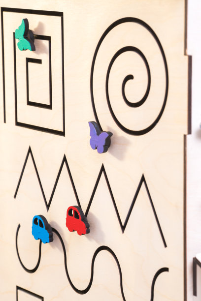 在木板上的游戏图片下载