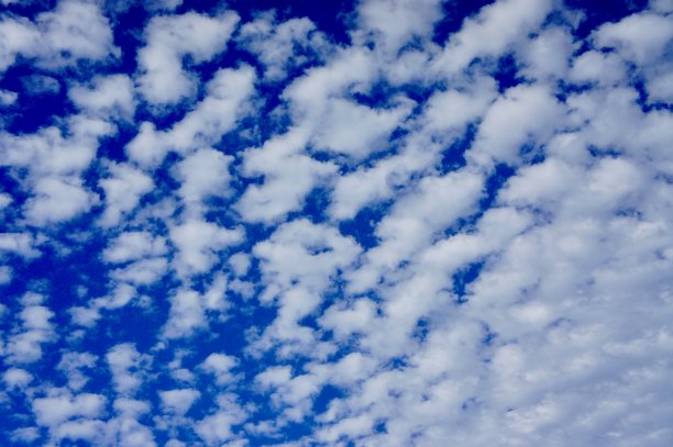 云多得数不清。图片下载