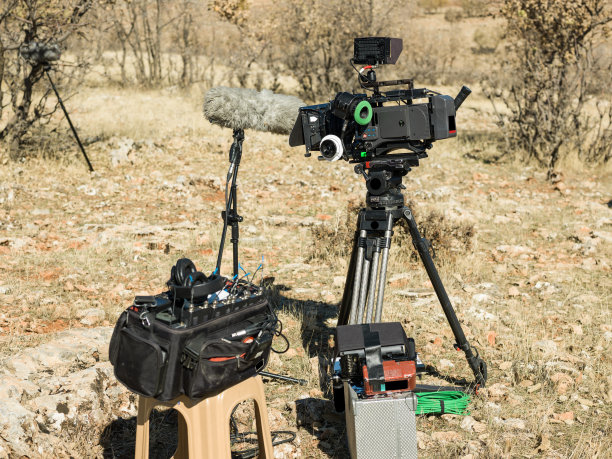 专业户外摄影机、麦克风、录音机图片下载