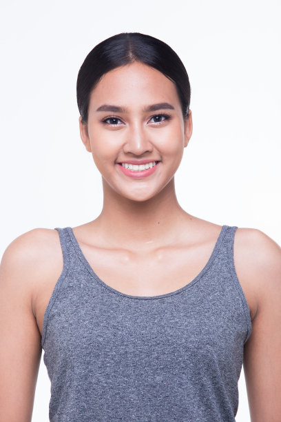 亚洲女人化妆后的发型图片下载