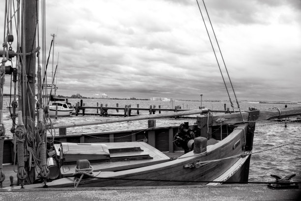波罗的海港口的船只图片下载