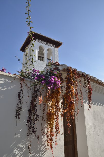 白色建筑之塔图片下载