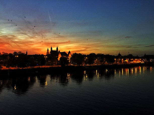 荷兰马斯特里赫特梅斯河图片下载