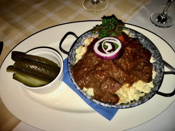 美味的匈牙利烩牛肉图片下载