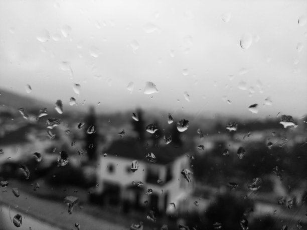 老下雨图片下载