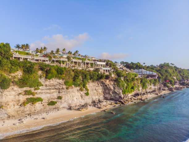 空中射击。无人机上的照片。印尼巴厘岛海滩梦幻乐园图片下载