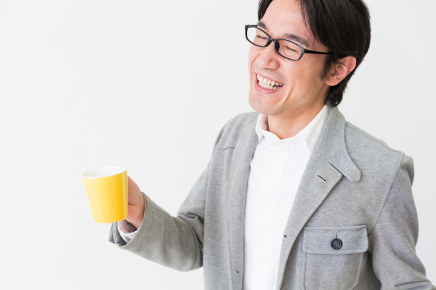 亚洲中年男子图片下载