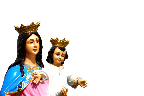 圣母玛利亚带着白色背景的婴儿耶稣的雕像图片下载