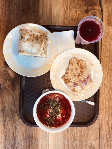 早餐时间有疼痛蛋糕和汤图片下载