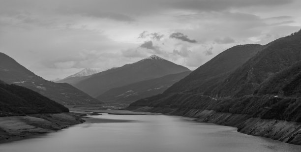 Zhinvali水库图片下载