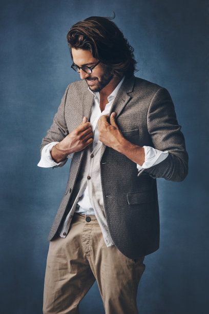 看起来一如既往的犀利图片下载