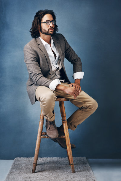 他的脑子里总是充满着宏大的思想图片下载