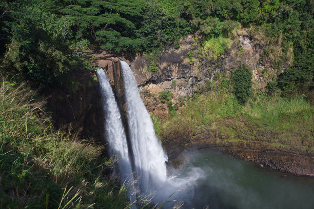 夏威夷考艾岛的怀卢阿瀑布图片下载