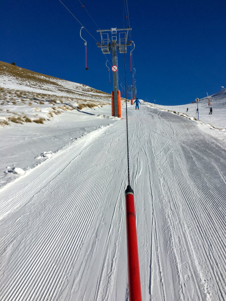 在安道尔的天空度假胜地格兰德瓦利拉的缆车上图片下载