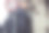 戴长围巾的男人图片下载
