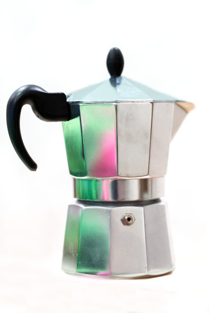 白色背景上的金属咖啡壶图片下载