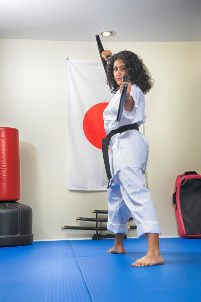 Tonfa跳舞图片下载