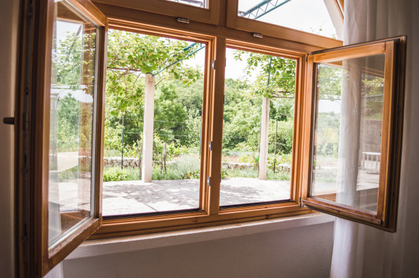 从窗户往里看图片下载