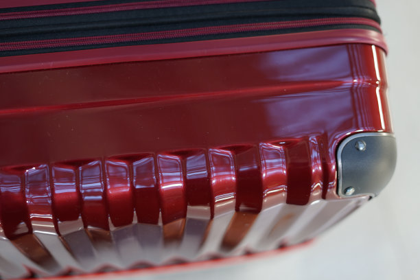 红色行李箱图片图片下载