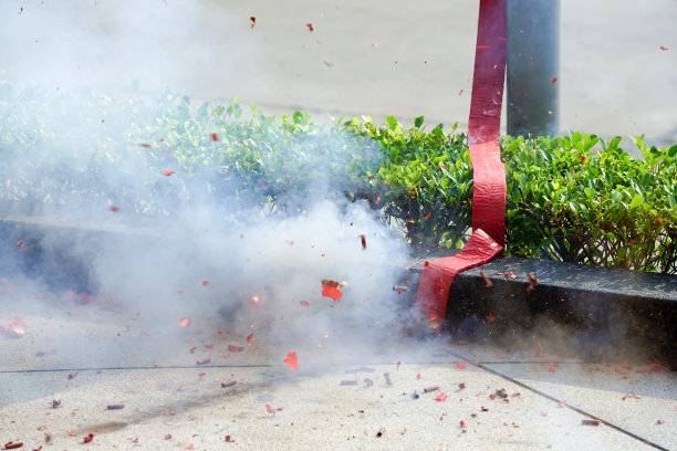 探索中国红爆竹图片下载