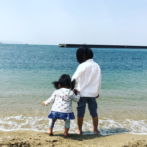 两个女孩图片下载